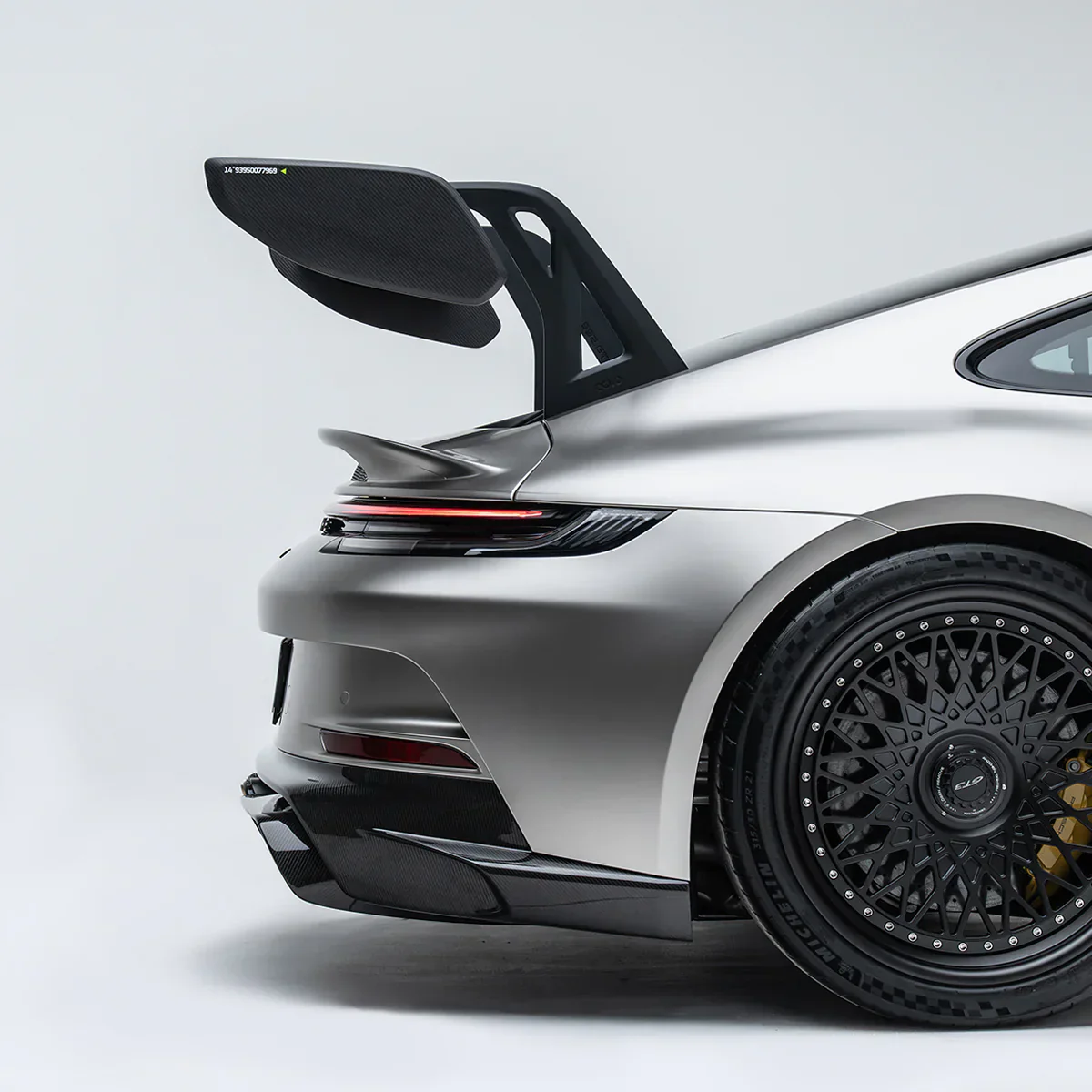 PORSCHE 992.1 GT3 PREPREG REAR DIFFUSER - Image 5
